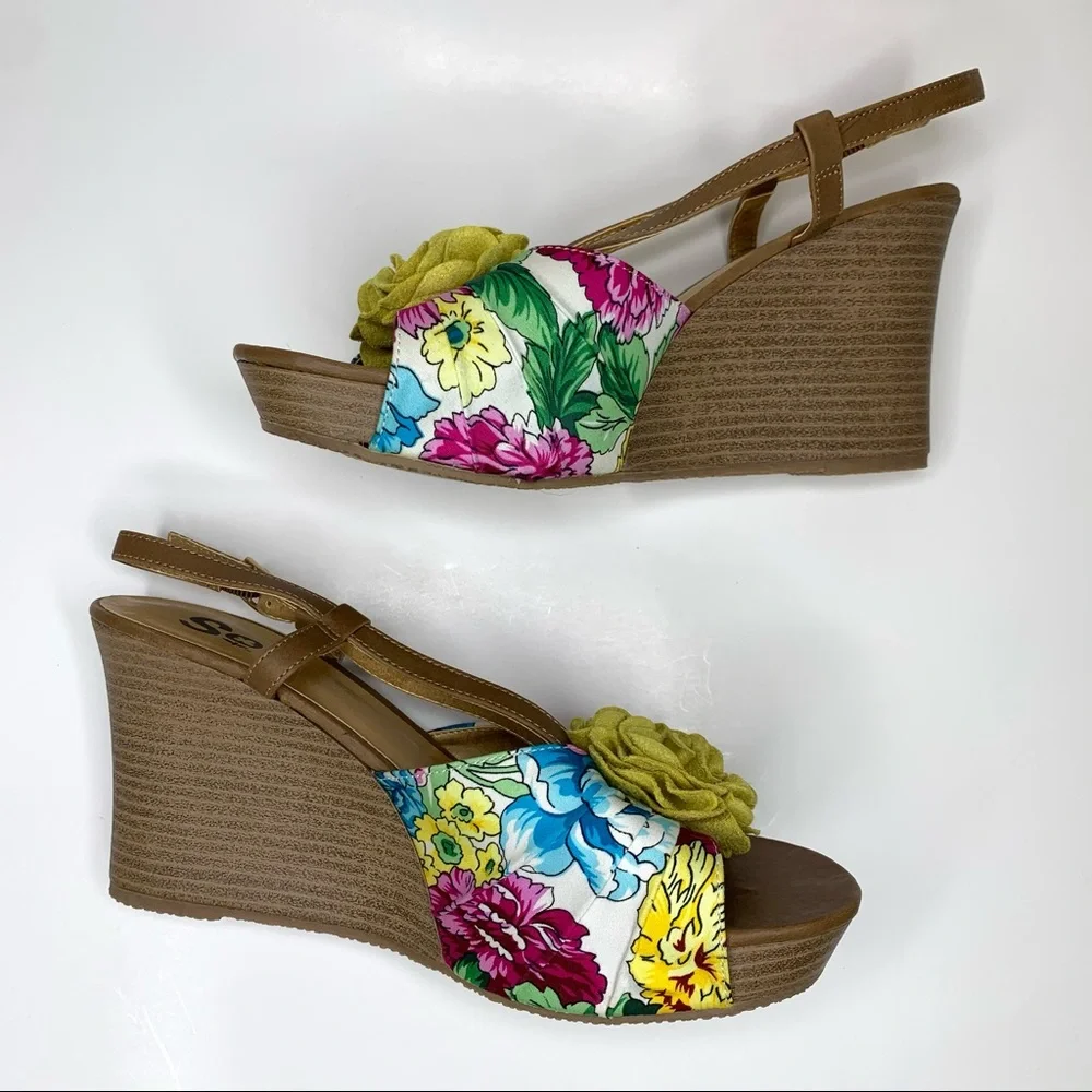 Floral Print Wedge Heel Sandal Canvas Platform Flower Detail Chic Size 7 NEW